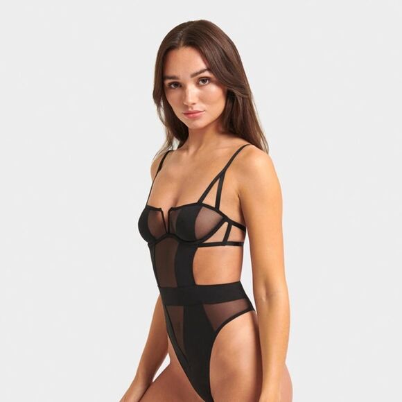 BLUEBELLA Orla Wired Body suit Black 36C Nwt
